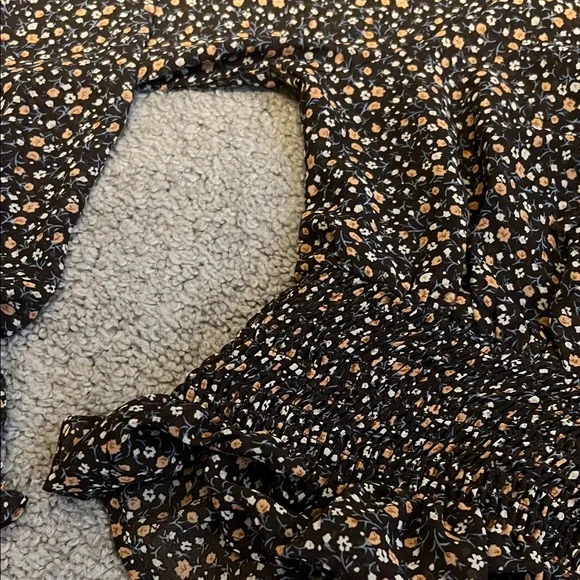 Active USA Black Floral Blouse - Picture 4 of 4